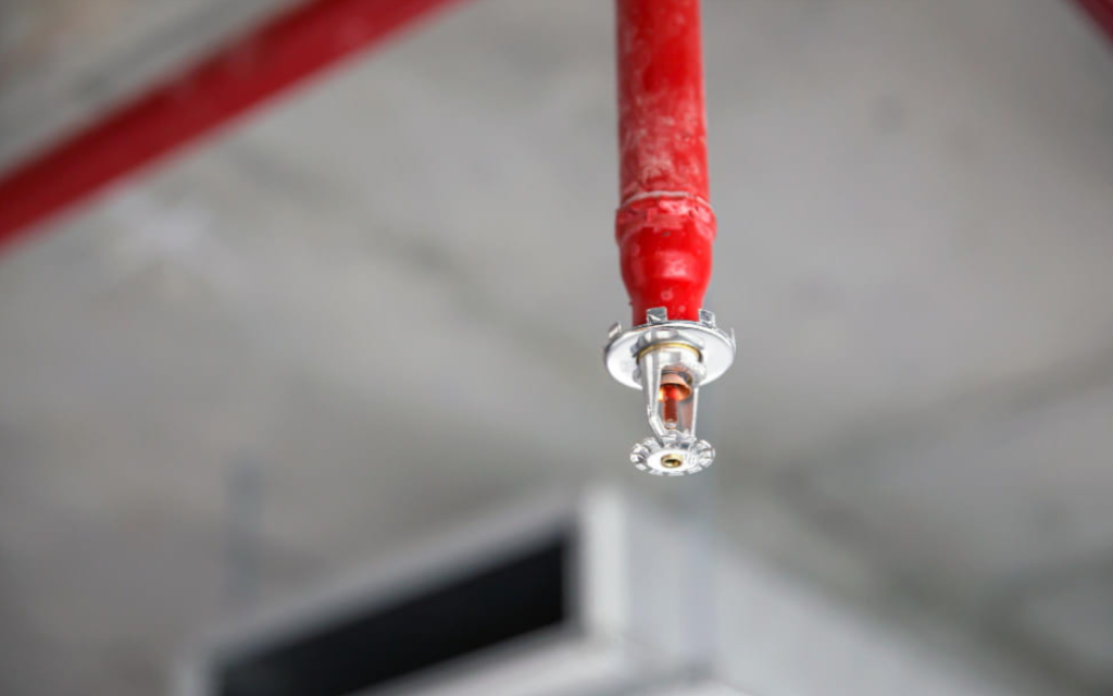 Atualizações em Normas de Segurança: O Impacto na Instalação de Sprinklers