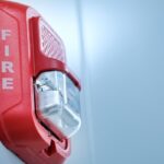 Instalação de Alarme de Incêndio em Locais com Ruído Quando Usar Sinalização Visual