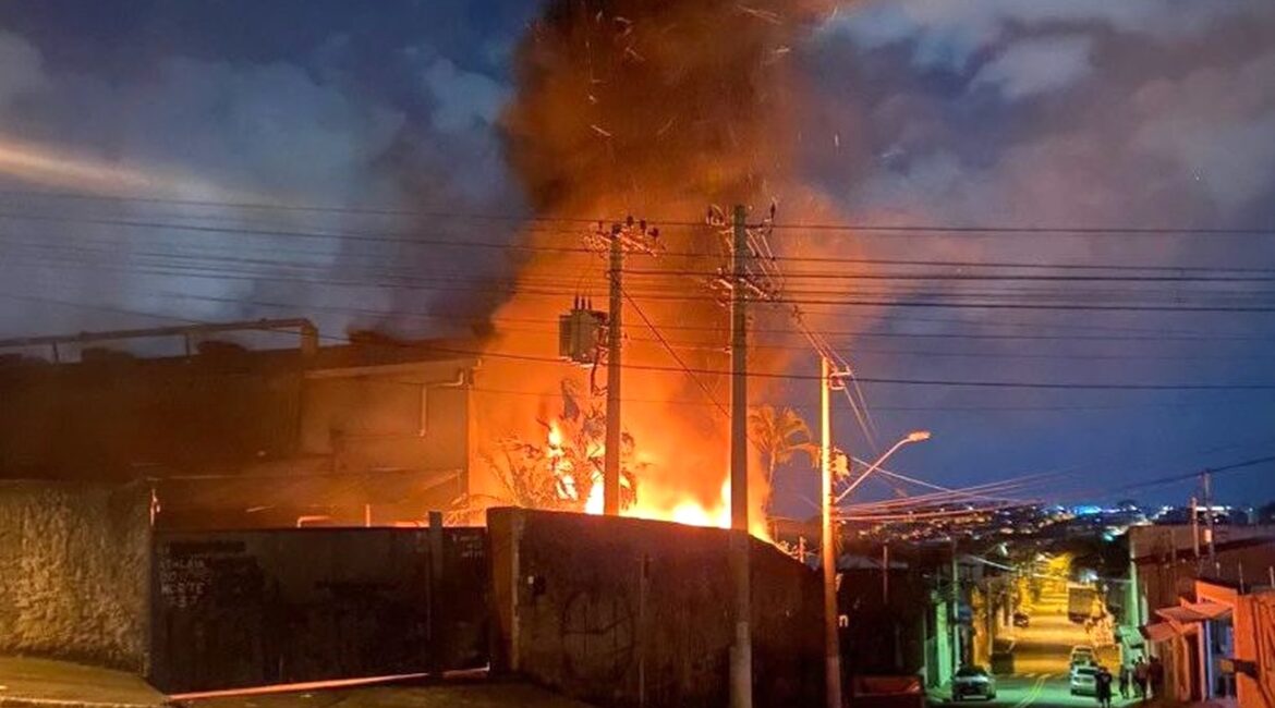 Incêndio em Galpão com Produtos Inflamáveis em São Paulo Sistemas Reduzem a Propagação do Fogo